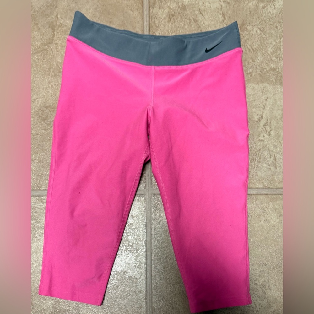 Nike Kids Capri Leggings in Pink and Gray